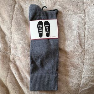 NWT Gray Men's Socks: IF YOU CAN READ THIS/BRING ME A BEER
